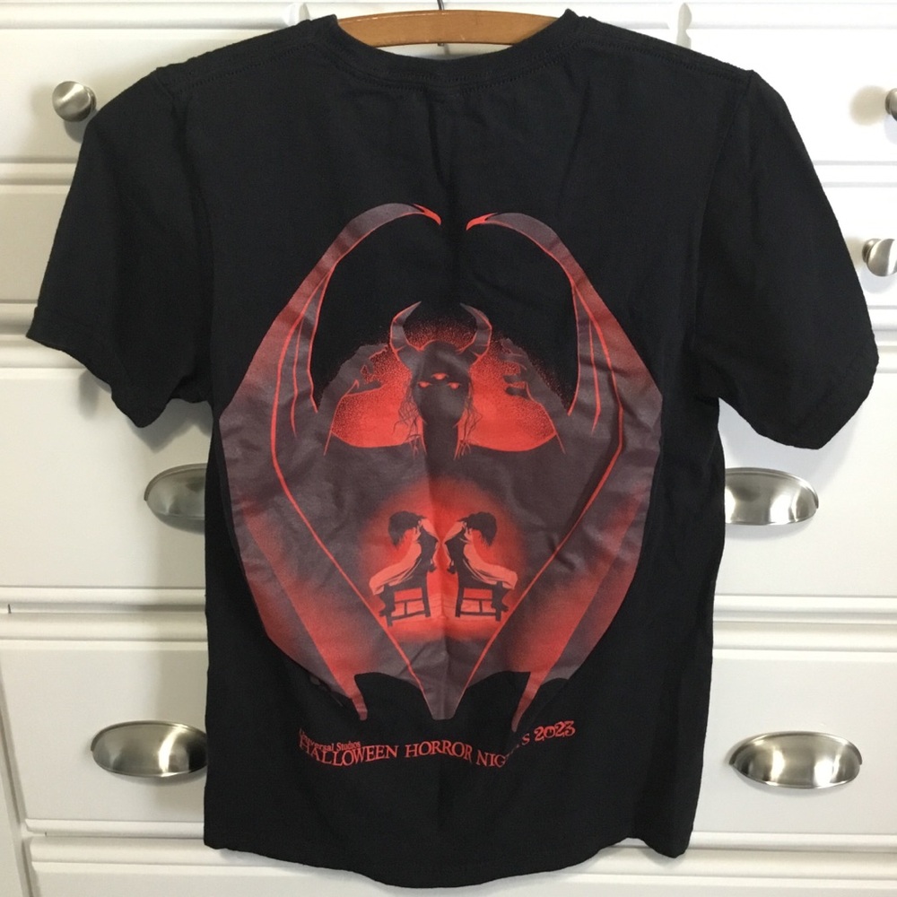2023 Halloween Horror Nights The Exorcist Graphic Tee size XS